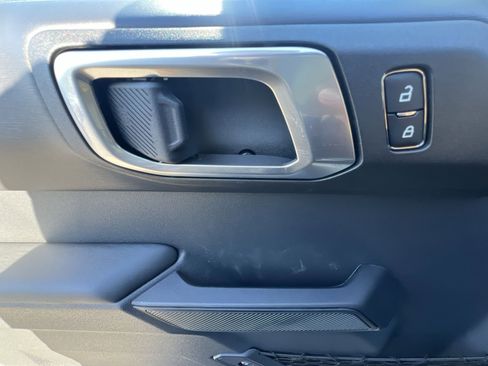 New 2025 Ford Bronco Outer Banks w/ Sasquatch Package AWD/4WD image 15