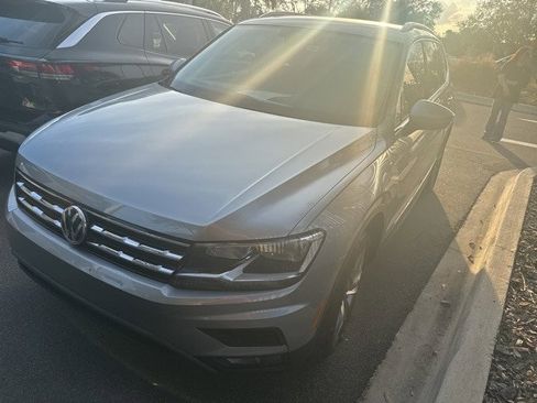 Used 2020 Volkswagen Tiguan SEL image 3