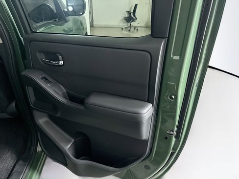 Used 2024 Nissan Frontier SL w/ Technology Package image 29