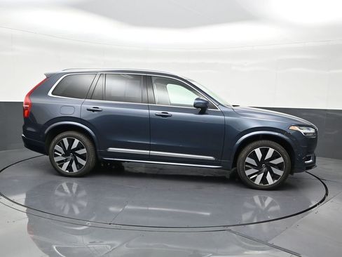 Used 2025 Volvo XC90 T8 Ultra w/ Lounge Package image 7
