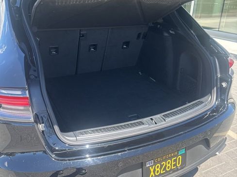 Used 2021 Porsche Macan image 17