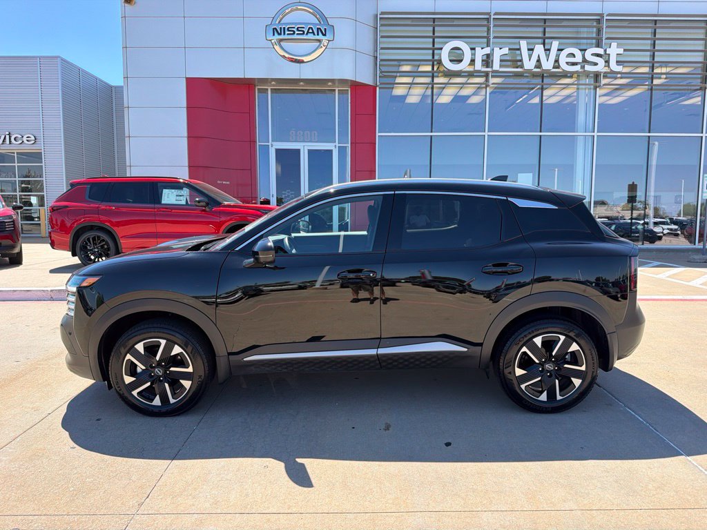 Used 2026 Nissan Kicks SR FWD image 2