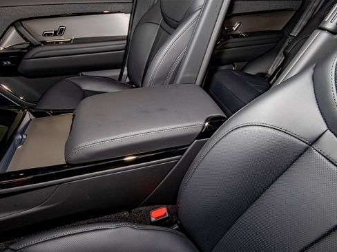 New 2026 Land Rover Range Rover Sport SE AWD/4WD image 31