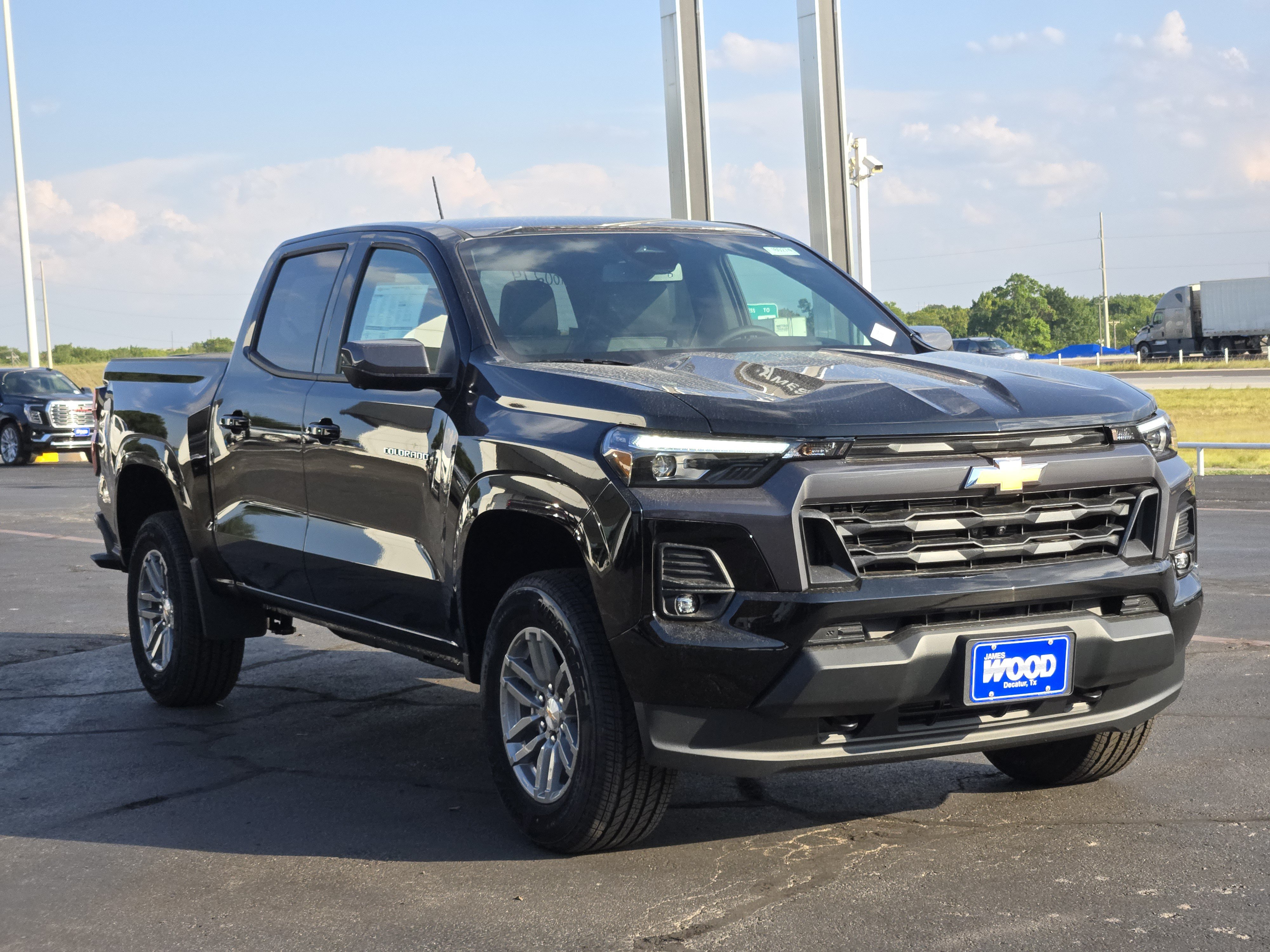 New 2026 Chevrolet Colorado LT w/ LT Convenience Package AWD/4WD image 2