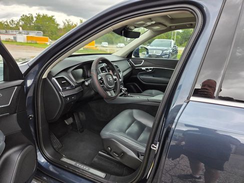 Used 2020 Volvo XC90 T6 Momentum AWD/4WD image 11