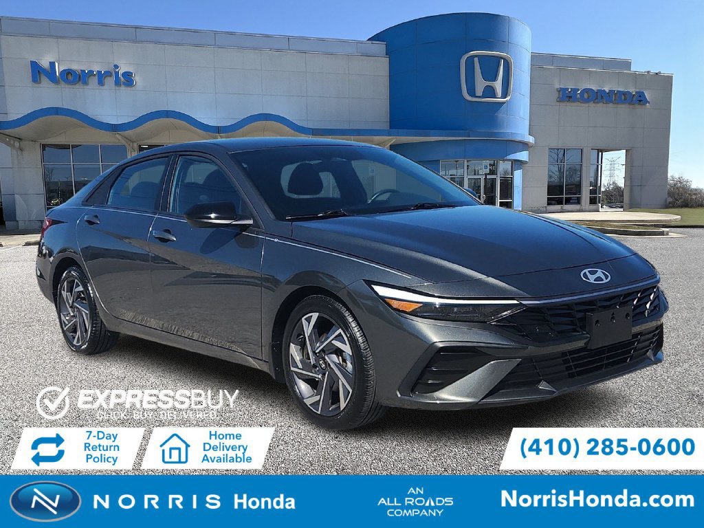 Used 2025 Hyundai Elantra Sport FWD image 1