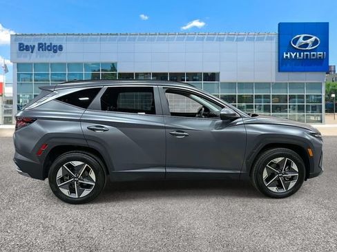 Used 2025 Hyundai Tucson SEL AWD/4WD image 2