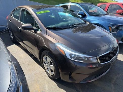 Used 2018 Kia Forte LX FWD image 5