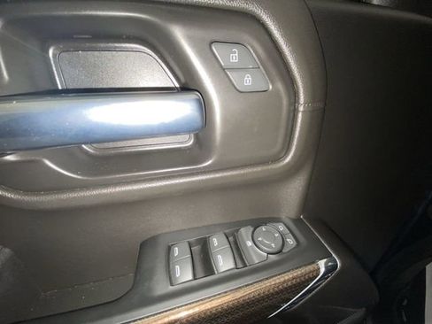 Used 2021 Chevrolet Silverado 1500 LT Trail Boss image 13