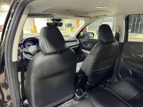 Used 2020 Honda HR-V Touring image 28