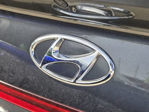 Used 2023 Hyundai Sonata SEL w/ Convenience Package FWD image 10