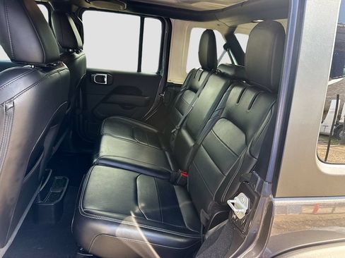 Used 2023 Jeep Wrangler Unlimited Sahara w/ Cold Weather Group AWD/4WD image 26