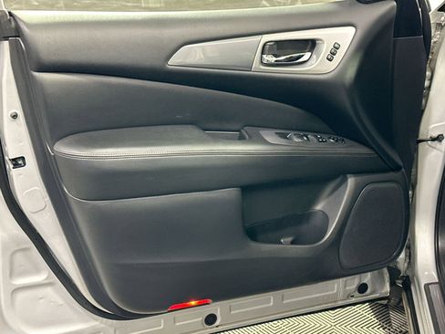Used 2017 Nissan Pathfinder SL w/ SL Tech Package image 15