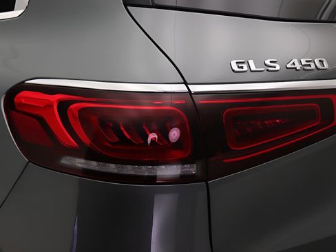 Certified 2023 Mercedes-Benz GLS 450 4MATIC image 18