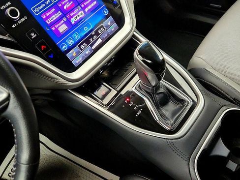 Used 2022 Subaru Outback Limited image 17