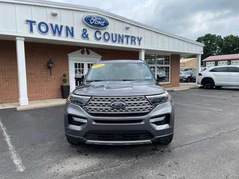 Used 2021 Ford Explorer Limited w/ Equipment Group 301A AWD/4WD image 2