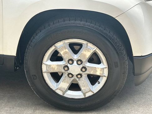 Used 2008 Saturn Outlook XR w/ Premium Trim Package FWD image 4