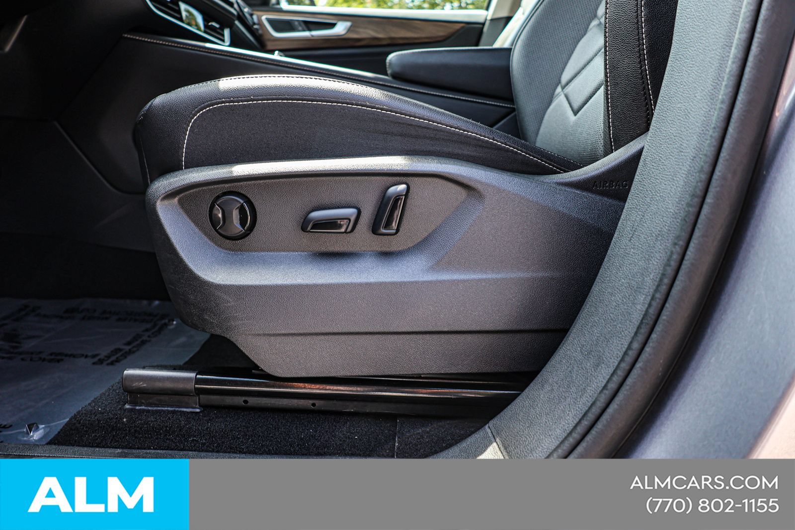 Used 2025 Volkswagen Atlas SE FWD image 19