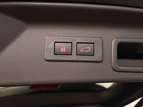 Used 2025 Subaru Forester Premium AWD/4WD image 11