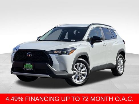 Certified 2025 Toyota Corolla Cross LE image 1