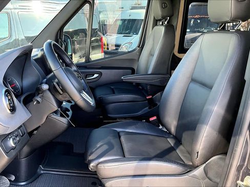 Used 2020 Mercedes-Benz Sprinter 2500 image 7