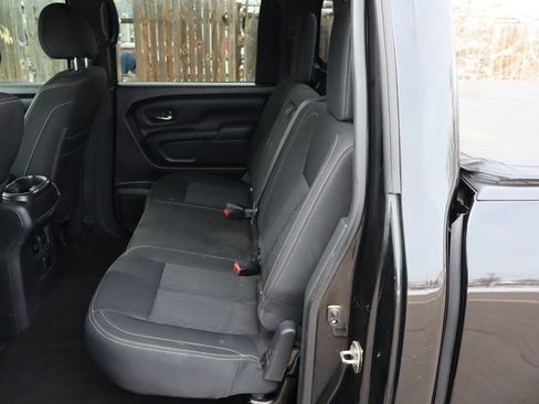 Used 2018 Nissan Titan SV w/ SV Convenience Package image 21