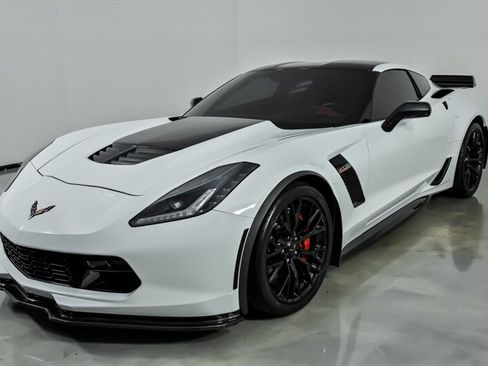 Used 2019 Chevrolet Corvette Z06 RWD image 5