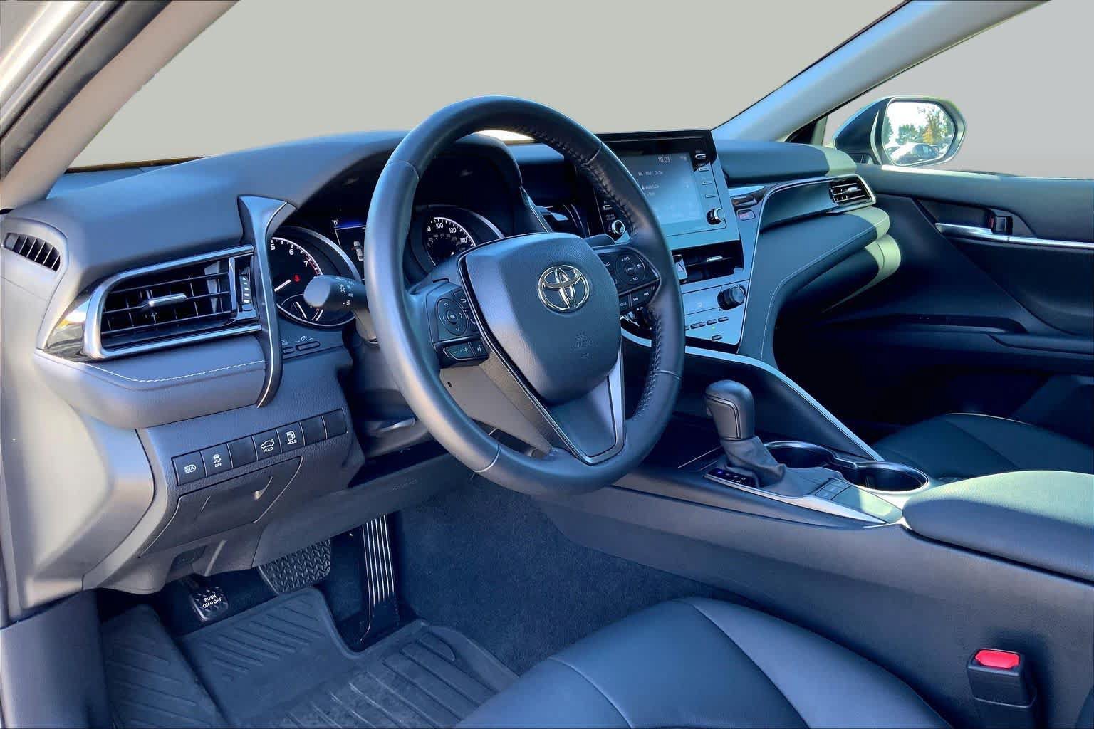 Used 2024 Toyota Camry SE FWD image 17