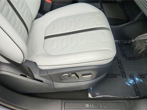 Used 2023 Rivian R1S Launch Edition image 23