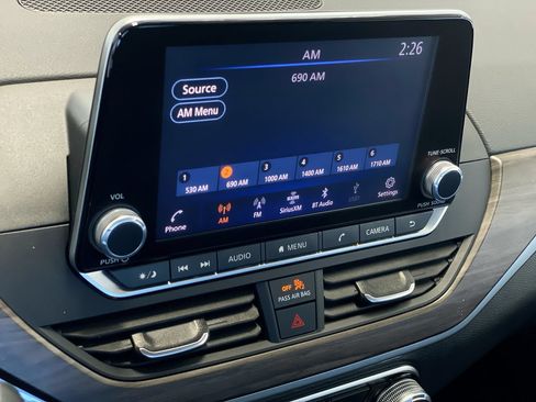 Used 2025 Nissan Altima 2.5 SV FWD image 26