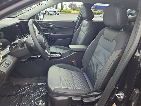 New 2026 Chevrolet Trax LT w/ Driver Confidence Package FWD image 21