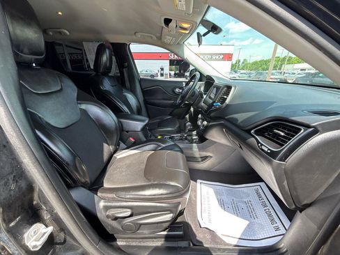 Used 2020 Jeep Cherokee Latitude Plus FWD image 10