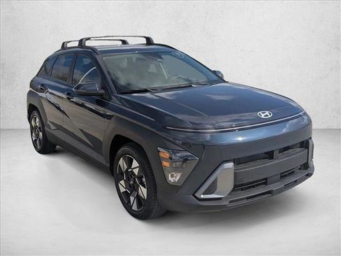 Used 2025 Hyundai Kona SEL image 3