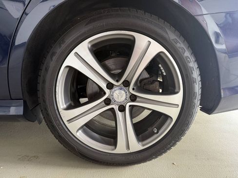 Used 2017 Mercedes-Benz E 300 4MATIC image 33