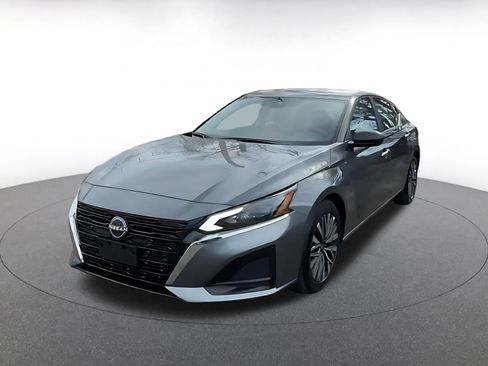 Used 2025 Nissan Altima 2.5 SV image 7