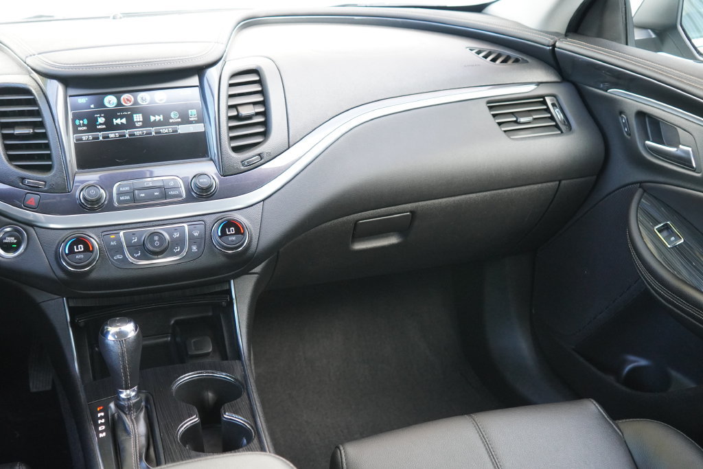 Used 2019 Chevrolet Impala LT FWD image 23