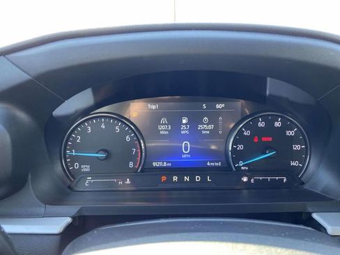 Used 2022 Ford Explorer XLT image 16