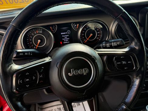Used 2018 Jeep Wrangler Unlimited Sport AWD/4WD image 16