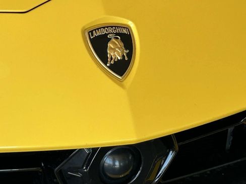 Used 2021 Lamborghini Urus AWD/4WD image 10