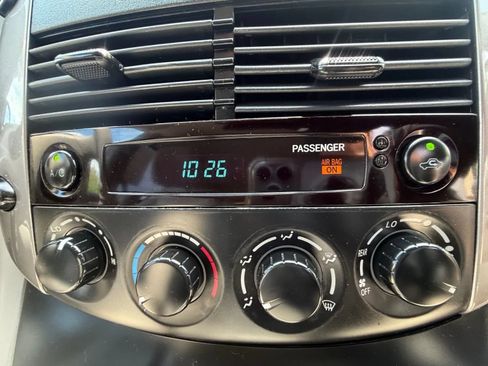 Used 2009 Toyota Sienna LE FWD image 26