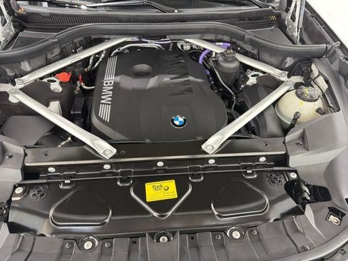 Certified 2024 BMW X7 xDrive40i w/ M Sport Package image 48