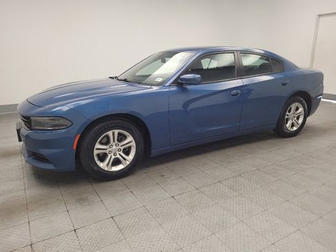 Used 2022 Dodge Charger SXT RWD image 2