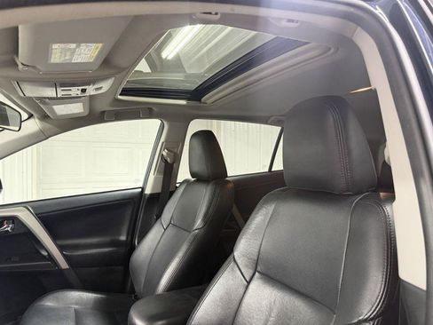 Used 2018 Toyota RAV4 XLE AWD/4WD image 10