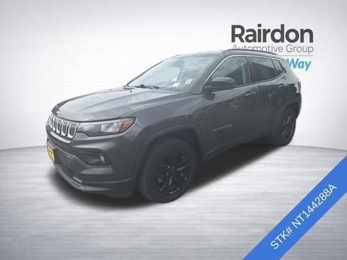 Used 2022 Jeep Compass Latitude AWD/4WD image 3