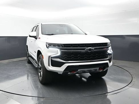 Used 2022 Chevrolet Tahoe Z71 w/ Luxury Package AWD/4WD image 5