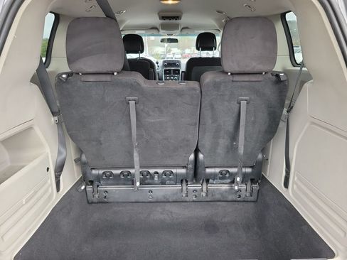 Used 2013 Dodge Grand Caravan SE FWD image 26