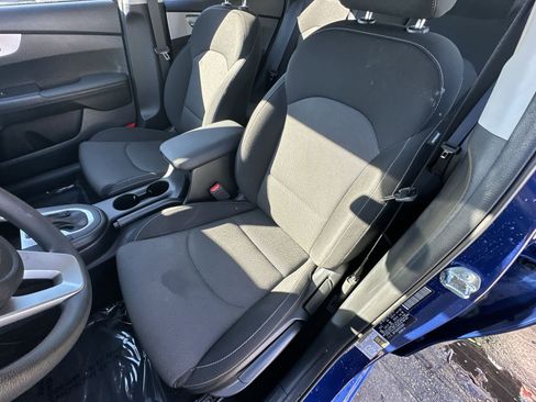 Used 2023 Kia Forte LXS w/ LXS Technology Package image 13