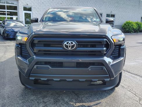 Certified 2024 Toyota Tacoma SR w/ SR Upgrade Package AWD/4WD image 3