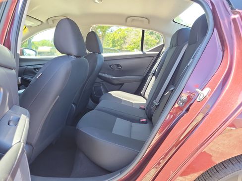 Used 2025 Nissan Sentra SV FWD image 8