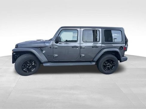Used 2022 Jeep Wrangler Unlimited Sport AWD/4WD image 3